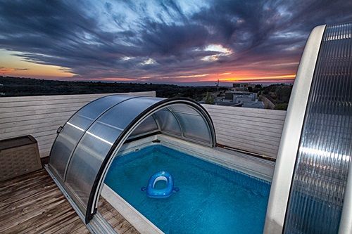    - Moria Suites -   