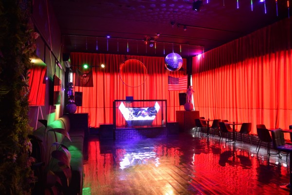 ������ Trump Party Loft - ������ ������ ����� ������